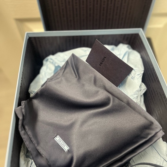 Prada Women’s size 36 Calzature Donna Sneakers (authentic)) - Picture 8 of 8